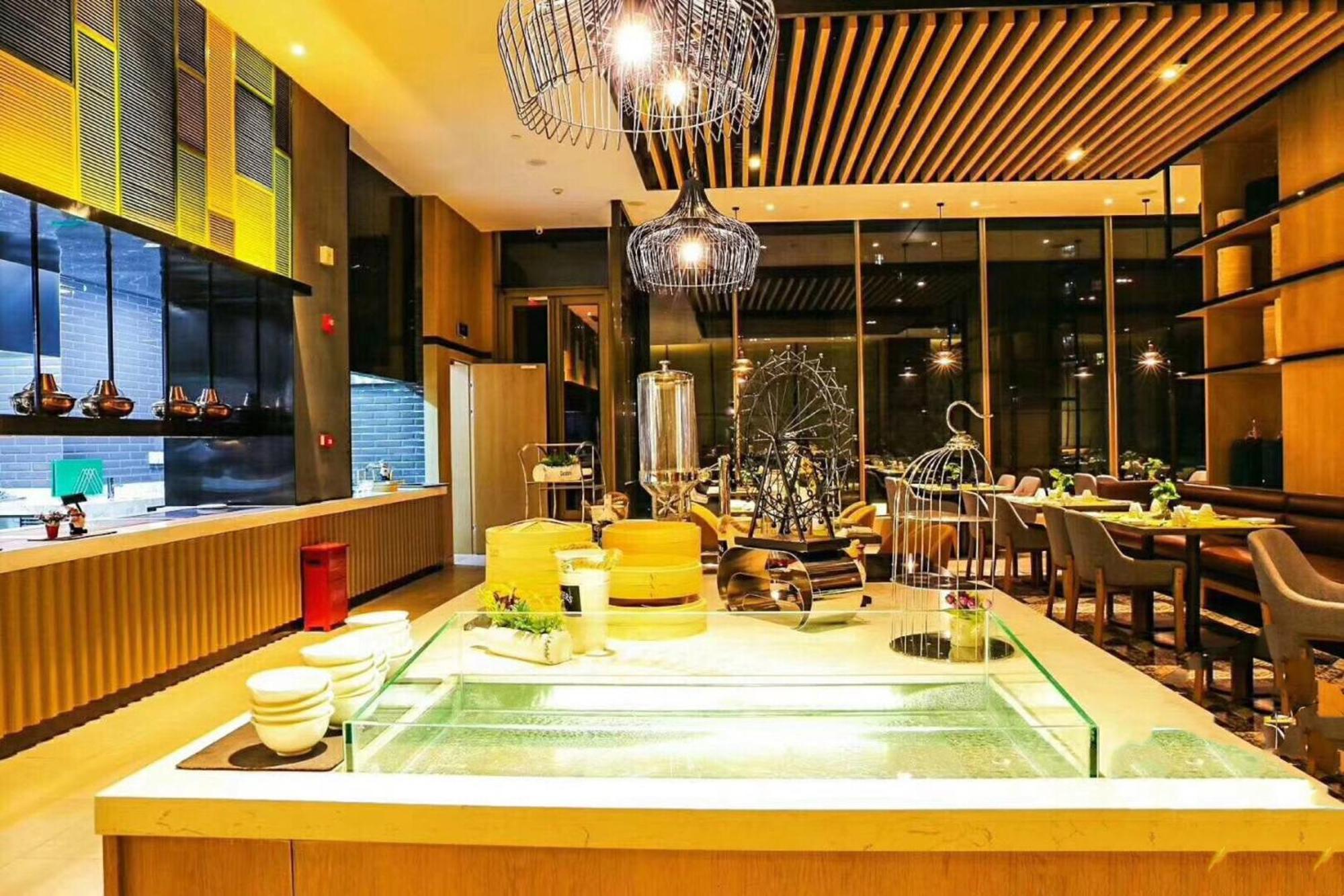 Holiday Inn & Suites Tianjin Downtown By Ihg,Tianjin Drum Tower,Joycity Shopping Mall,Tianjin Ancient Cultural Street,Haihe River,The Porcelain House,Convenient Access To Tianjin Binhai International Airport Zewnętrze zdjęcie