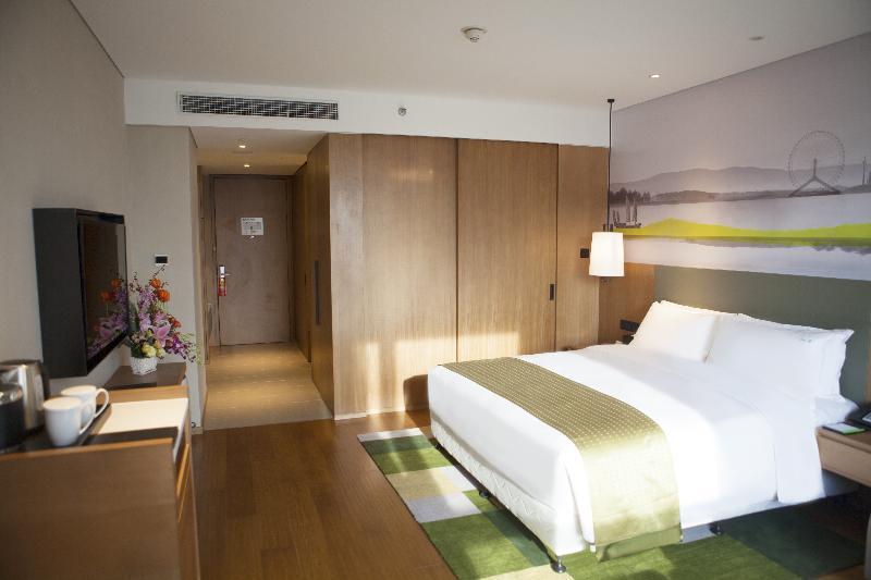 Holiday Inn & Suites Tianjin Downtown By Ihg,Tianjin Drum Tower,Joycity Shopping Mall,Tianjin Ancient Cultural Street,Haihe River,The Porcelain House,Convenient Access To Tianjin Binhai International Airport Zewnętrze zdjęcie